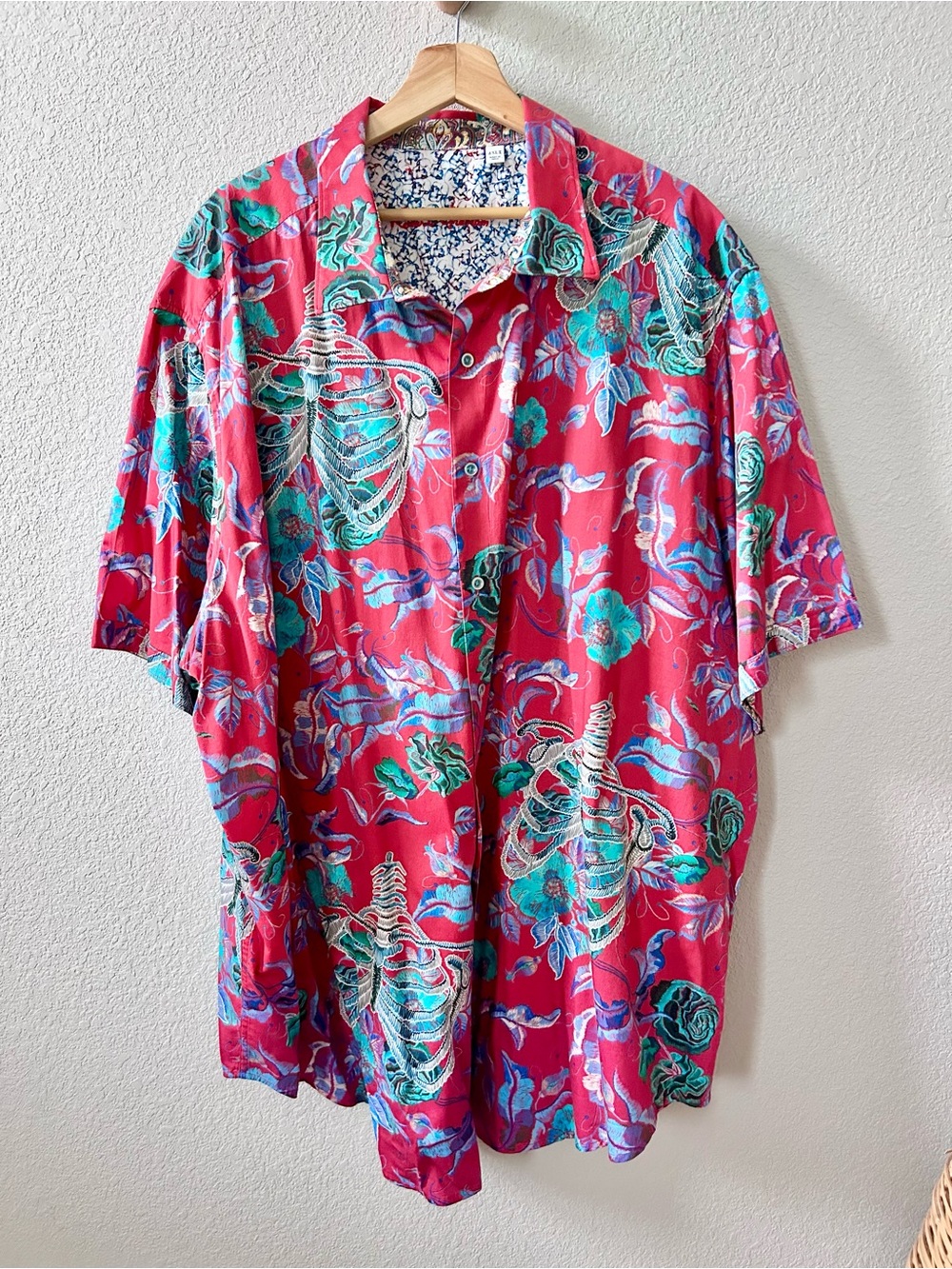 Robert Graham Red Florals & Rib Cage Graphics Cotton Short Sleeve Size 4XLT